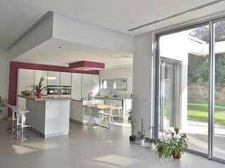 Décoration d'une maison contemporaine, Sarah Archi In' Sarah Archi In' Modern kitchen Pink
