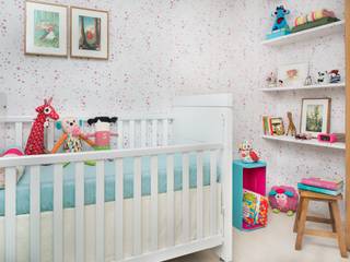 Quarto da pequena Jasmin, Cores Lovers Cores Lovers Classic style nursery/kids room Multicolored