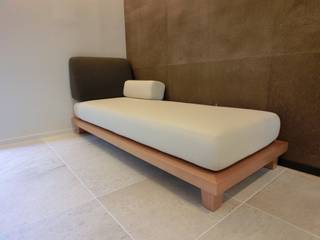 Day Bed, （株）工房スタンリーズ （株）工房スタンリーズ Salas multimídia modernas Linho Rosa