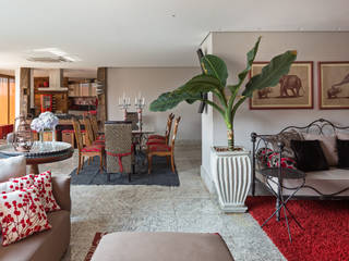 Cobertura na Asa Norte, Carpaneda & Nasr Carpaneda & Nasr Eclectic style living room