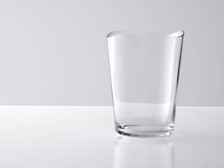 wave glass, SHINYA YOSHIDA DESIGN SHINYA YOSHIDA DESIGN ミニマルデザインの キッチン