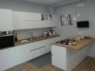 Lungomare Frassino Bianco, Cucine e Design Cucine e Design Modern Mutfak