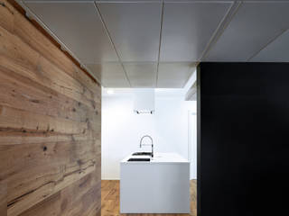 Progetto, EV+A Lab Atelier d'Architettura & Interior Design EV+A Lab Atelier d'Architettura & Interior Design Modern corridor, hallway & stairs