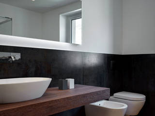 Progetto, EV+A Lab Atelier d'Architettura & Interior Design EV+A Lab Atelier d'Architettura & Interior Design Modern bathroom