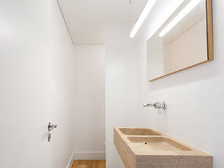 REMODELAÇÃO_APARTAMENTO RESTELO | Lisboa | PT, OW ARQUITECTOS lda | simplicity works OW ARQUITECTOS lda | simplicity works Banheiros modernos