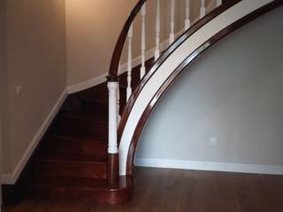 Escaleras y vestibulos, DecoYcina. Marta Espel DecoYcina. Marta Espel Modern corridor, hallway & stairs Solid Wood Multicolored