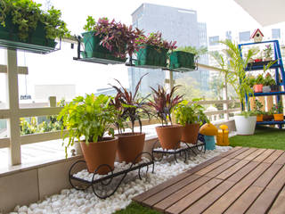 Balcony makeover - English, Studio Earthbox Studio Earthbox Balcones y terrazas rurales