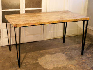 Mesa con patas de hierro en V, Amato Sole Amato Sole Comedores de estilo minimalista Madera maciza Multicolor