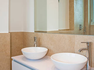 Reforma integral en calle Llull de Barcelona, Grupo Inventia Grupo Inventia Industrial style bathroom Porcelain