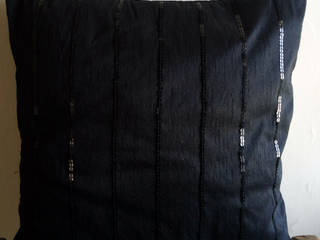 Textured Handmade Cushion Covers, KnotnStitch KnotnStitch Recámaras eclécticas Textil Ámbar/Dorado