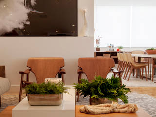 Design Brasileiro, Helô Marques Associados Helô Marques Associados Living roomSofas & armchairs Wood