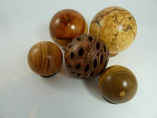 Holzkugeln, Lebendiges Holz Lebendiges Holz Modern Oturma Odası Ahşap Ahşap rengi