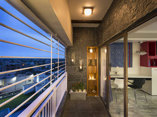 Agarwal Residence, Spaces and Design Spaces and Design Moderner Balkon, Veranda & Terrasse