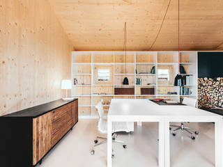 Casa estudio de madera, dom arquitectura dom arquitectura Escritórios modernos