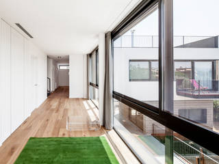 HOUSE FOR A MUSICIAN AND A DANCER, Alex Gasca, architects. Alex Gasca, architects. Modern corridor, hallway & stairs