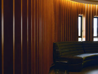 [Oficina MAD], Wowa Wowa 现代客厅設計點子、靈感 & 圖片 木頭 Black