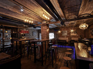 BAR CONSCIENCE in Russia, ALLARTSDESIGN ALLARTSDESIGN Ruang Penyimpanan Wine/Anggur Gaya Industrial Batu Bata