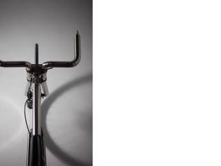 Bicycle - FUTAKU + TIG, miyake design miyake design 인더스트리얼 차고 / 창고