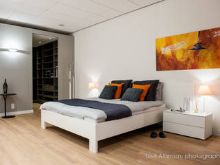 De Jager Interieur , Txell Alarcon Txell Alarcon Modern style bedroom