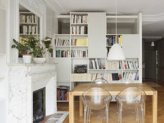 Malo & Pol - Appartement lumineux de 110 m² au Coeur du Marais, Batiik Studio Batiik Studio モダンデザインの リビング