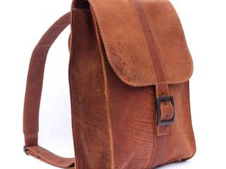 Bags, Label | van den Berg Label | van den Berg モダンデザインの ドレッシングルーム