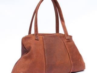 Bags, Label | van den Berg Label | van den Berg モダンデザインの ドレッシングルーム