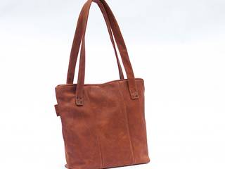 Bags, Label | van den Berg Label | van den Berg モダンデザインの ドレッシングルーム