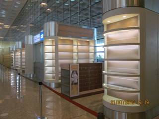 Kiosk Retail Counters, Mumbai International Airport, Awadh Interiors Awadh Interiors مساحات تجارية