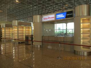 Kiosk Retail Counters, Mumbai International Airport, Awadh Interiors Awadh Interiors 商業空間