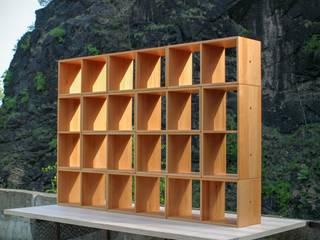 Regal und Bibliothek, Atelier Sinnesmagnet Atelier Sinnesmagnet Bureau classique Bois massif Multicolore