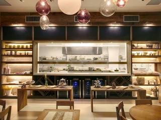 Restaurante D.R.I. Maria Claudia Faro Espaços gastronômicos rústicos