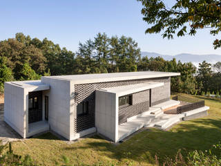 Gutters and Downspouts : House in Gyopyeong-Ri, studio origin studio origin Modern houses