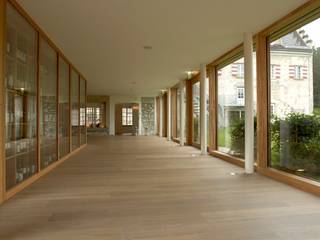 Engineered Floor boards for das Kranzbach, Dennebos Flooring BV Dennebos Flooring BV 상업공간 엔지니어드 우드 투명