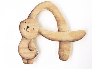 Alphabet en bois, Sarah Khoury Sarah Khoury Kamar Bayi/Anak Gaya Rustic Kayu Wood effect