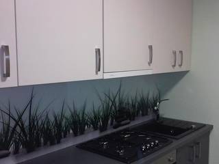 Panel szklany z nadrukiem UV GRASS & STONES, Magic Style Sylwia Ziętara Magic Style Sylwia Ziętara Modern kitchen گلاس