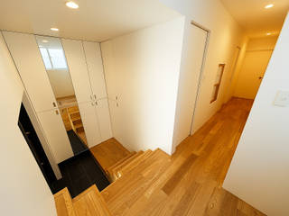 haus-note, 一級建築士事務所haus 一級建築士事務所haus Scandinavian style corridor, hallway& stairs Wood Wood effect