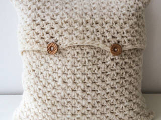 Hand Crocheted Cushion Covers, The Knotty Home The Knotty Home Soggiorno in stile rustico Lana Arancio
