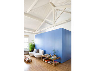 Apto. Joaquim, RSRG Arquitetos RSRG Arquitetos Minimalist living room Wood Blue