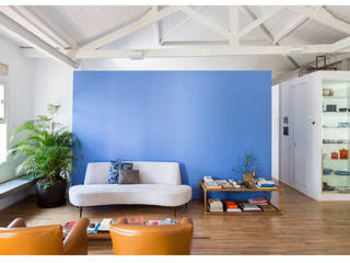 Apto. Joaquim, RSRG Arquitetos RSRG Arquitetos Minimalistische Wohnzimmer Holz Mehrfarbig
