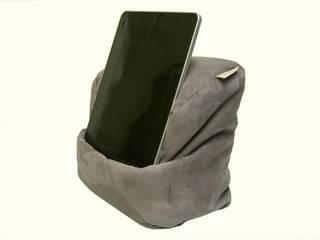 Tablet-Kissen Lesekissen – LESEfit soft, der echte Sitzsack für Buch & e-Book-Reader, antirutsch elastan-frei für Bett & Couch / grau, RÖHREN WOHNideen RÖHREN WOHNideen Modern style bedroom