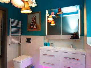lazienka dla dziewczynek ;-), livinghome wnętrza Katarzyna Sybilska livinghome wnętrza Katarzyna Sybilska Modern bathroom پتھر Multicolored