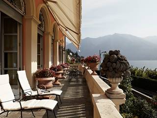 Lake House, Lago di Como, Italy, Ethnic Chic - Home Couture Ethnic Chic - Home Couture Klasyczny balkon, taras i weranda