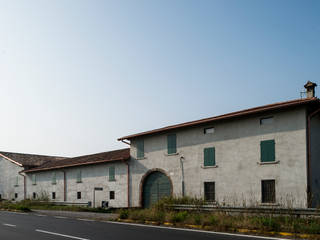 RESTAURO DI CASCINA LOMBARDA, Giacomo Andreoletti architetto Giacomo Andreoletti architetto منازل