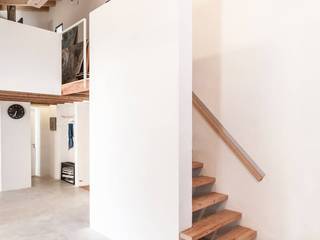 CAN VALLS, munarq munarq Rustic style corridor, hallway & stairs