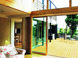 デッキテラスの家(ﾘﾌｫｰﾑ), ユミラ建築設計室 ユミラ建築設計室 Moderner Balkon, Veranda & Terrasse