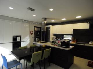 Patio House , 구도건축사사무소 구도건축사사무소 Ruang Makan Modern