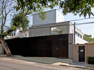 CASA BOAÇAVA, Conrado Ceravolo Arquitetos Conrado Ceravolo Arquitetos منازل