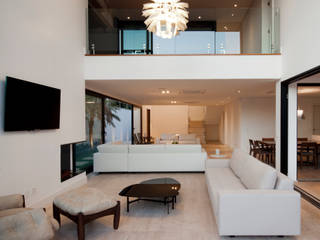 CASA BOAÇAVA, Conrado Ceravolo Arquitetos Conrado Ceravolo Arquitetos Modern living room