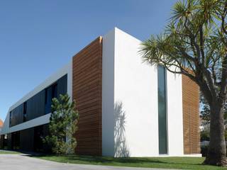 Shelf House, MUTANT architecture & design MUTANT architecture & design Case in stile minimalista