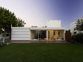 Casa Ennis Saavedra, Bares Bares Bares Schnack | Estudio de Arquitectura Bares Bares Bares Schnack | Estudio de Arquitectura Casas modernas